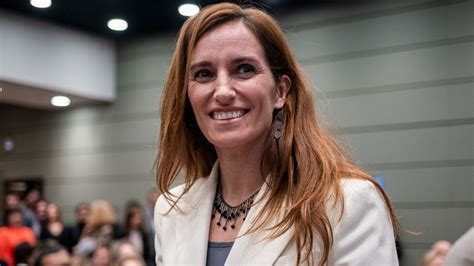 mónica garcía pareja|Mónica García, ministra de Sanidad, acompañada por。